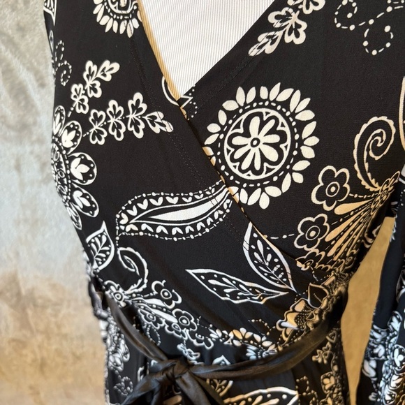 NWT Paisley Floral Monochrome Belted Stretch Dress Sz 16 - Picture 8 of 10